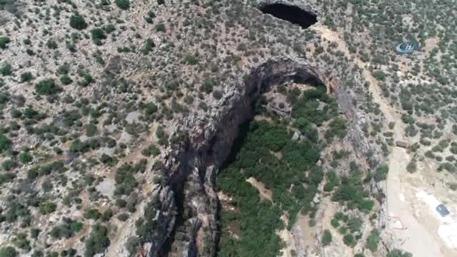 462 Basamaklı Cennet ... Cennet-Cehennem Obrukları Havadan Görüntülendi