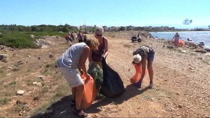 Yabancılar Kıyı Temizliğine Dikkat Çekti