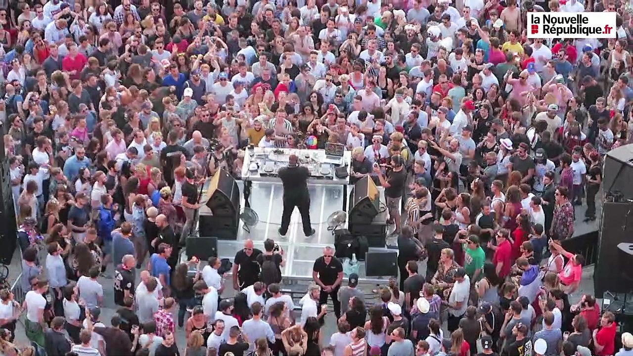 VIDEO. La techno de Carl Cox fait vibrer Chambord et ses jardins
