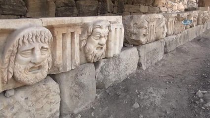 Dünyanın En Büyük Mermer Antik Kenti Stratonikeia'ya Kadın Eli