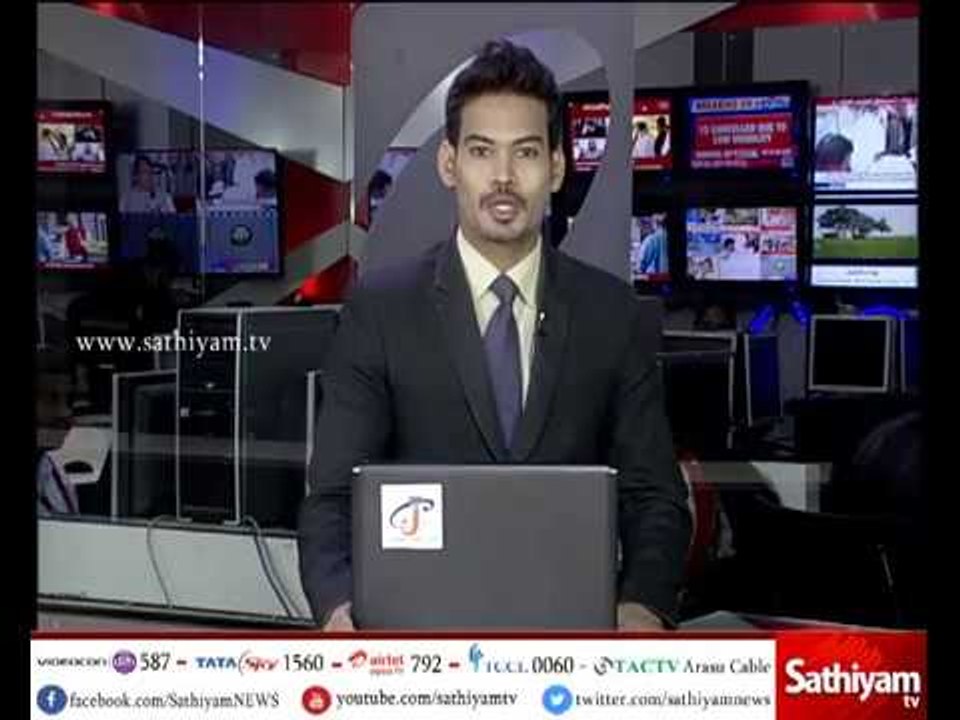 குடிபோதையில் பெண்களிடம் சில்மிஷம் செய்த இளைஞரை நடுரோட்டில் வைத்து சரமாரியாக தாக்கிய பெண்