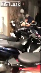 Pillage d'un magasin de scooters sur les champs-élysées à Paris après la victoire de la coupe du monde de football !