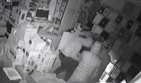 Kasa Hırsızları Önce Kameraya, Sonra Polise Yakalandı