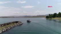Van Yasak Bitti, Balıkçılar Van Gölü'ne Ağlarını Attı Hd