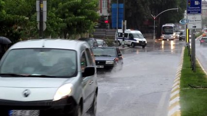 Bir Anda Bastırdı, Caddeler 5 Dakikada Göle Döndü