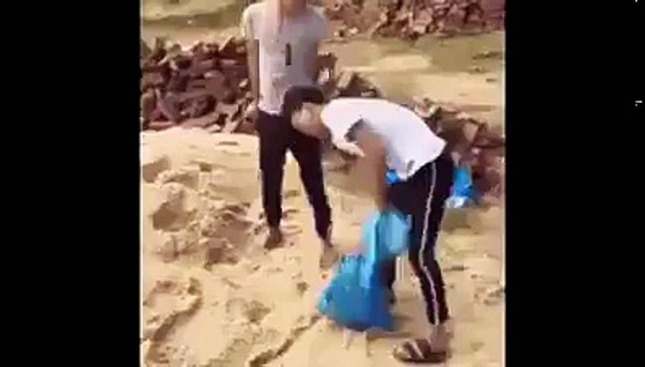 Kore köyünde gölete düşen çocuk