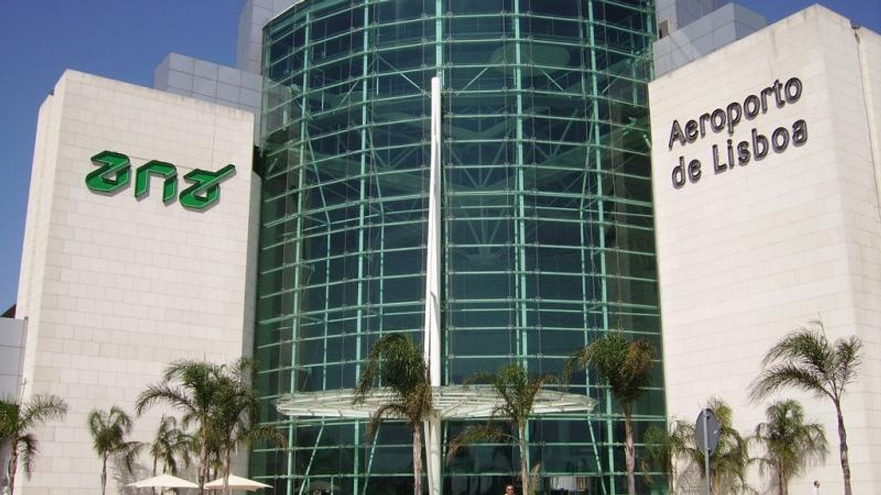 Lissabons Flughafen zu klein?