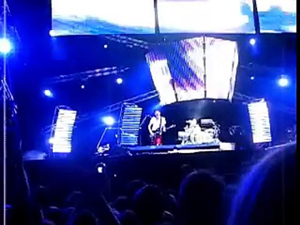 Muse - Map of the Problematique (clip), Stade Louis II, Monaco  7/12/2007
