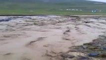 Erzincan'da 12 Saatlik Yağış Nedeniyle Çobanlar Mahsur Kaldı
