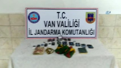 Erciş'te Bir Terörist Güvenlik Güçlerine Teslim Oldu