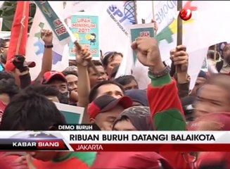 Demo Tuntutan Buruh di Depan Balai Kota Jakarta Pusat