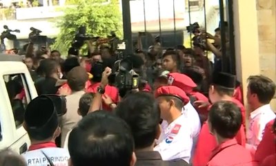 Kericuhan Warnai Hari Terakhir Pendaftaran Bacaleg di KPU