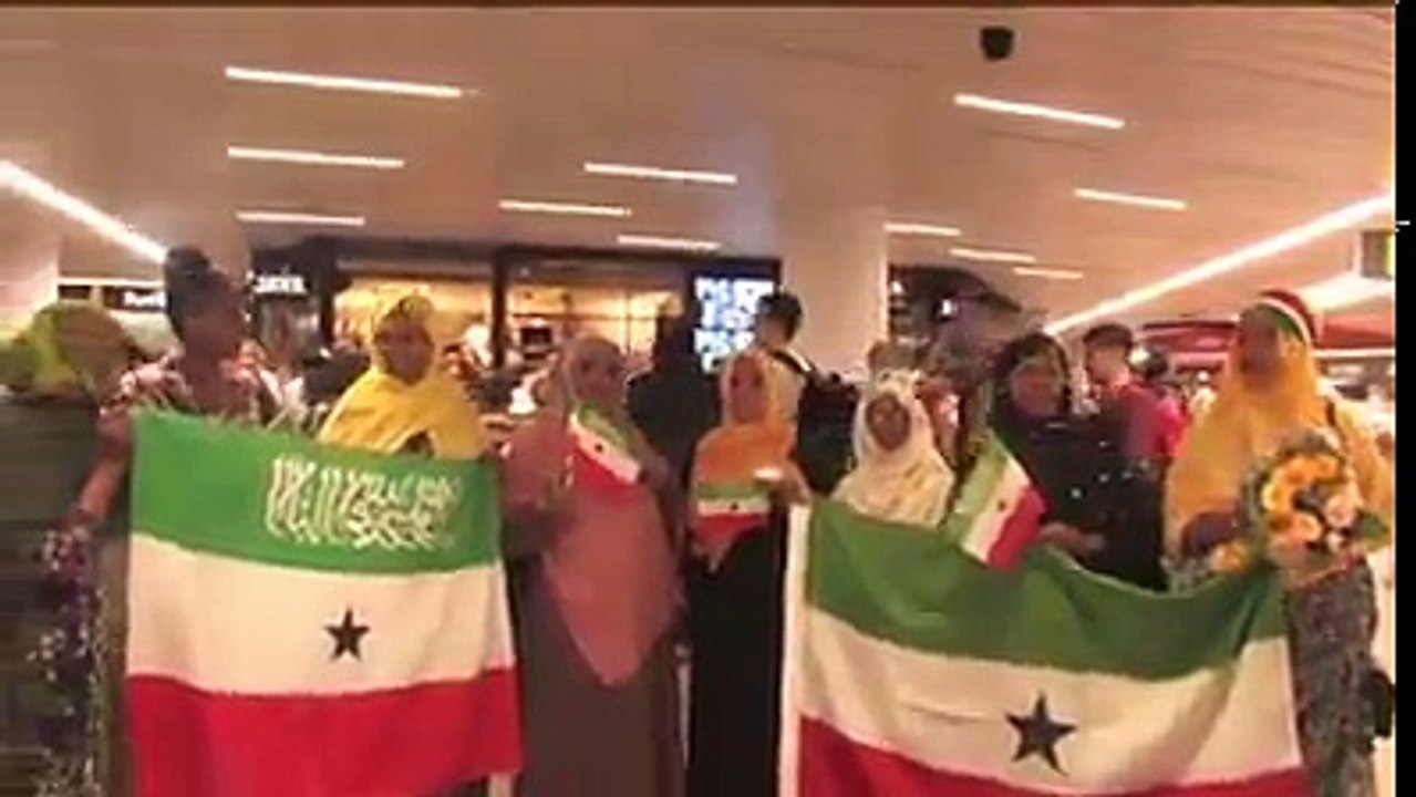 Faysal Cali Waraabe iyo Shirka BRUSSELS.