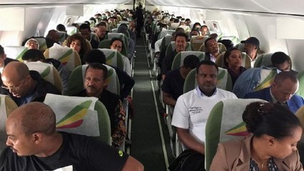 Historic Ethiopian flight welcomed in Eritrea with cheers
