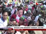 Ratusan CPNS Menuntut Diangkat Jadi PNS