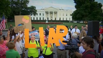 نحو 55 % من الأمريكيين يعارضون إدارة ترامب لملف العلاقات مع روسيا