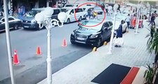 İSPARK Görevlisi, Motosikletli Kapkaççılara Tekme Atarak Parayı Kurtardı! O Anlar Kamerada