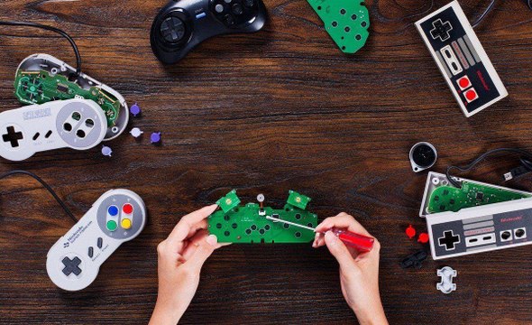 Transforma tus mandos de NES, SNES y Megadrive en inalámbricos con 8BitDo DIY
