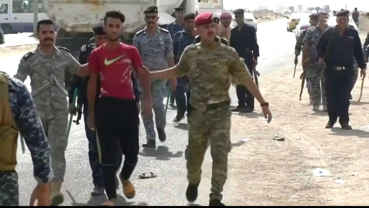 Southern Iraq unrest: Protest outside oil field near Basra