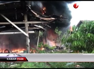 Gudang Penyimpanan Plastik di Bandar Lampung Terbakar