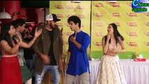 Jhanvi Kapoor & Ishaan Khattar's Hot Dance!