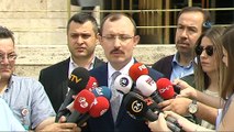 AK Parti Grup Başkanvekili Mehmet Muş: 'Çalışanlar ücretsiz izinli sayılacak. 28 güne ihtiyaç olduğu kanaatindeyiz. Hem kamuda hem özel sektörde çalışan vatandaşlarımız için ücretsiz izin söz konusudur'