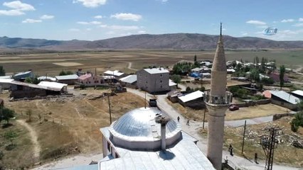Biri Camiyi Diğeri İse Kiliseyi Mesken Tuttu