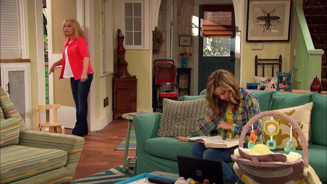 Good Luck Charlie S03E14 Team Mom