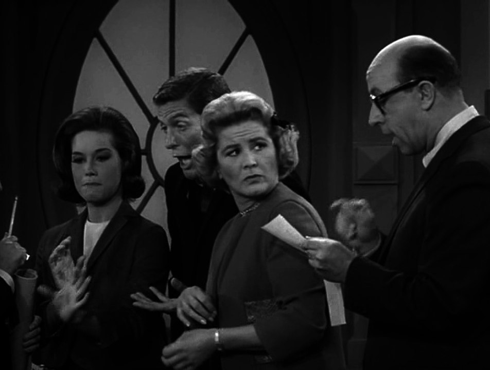 Dick van Dyke 036 - What's in a Middle Name