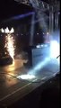 فيديو سقوط فنان بعد انهيار المسرح والجمهور يظنه جو رعد.. إليكم الحقيقة