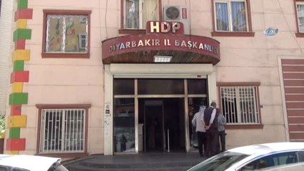 Hdp'den, Terörist Cenazesine Katılan Vekillere Destek