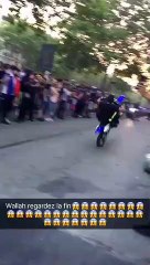 Un jeune perd le contrôle de son scooter et fonce dans la foule pendant la célébration de la victoire des Bleus