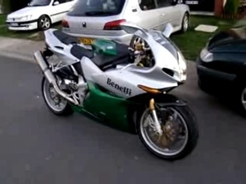 moto Benelli 900 Tornado TRE