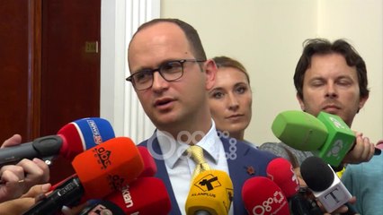 Ora News - Bushati sqaron piramidat: Tre draft-marrëveshje në diskutim me Greqinë
