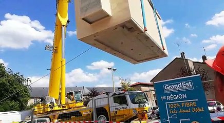Pose à Pont-à-Mousson du premier  nœud de raccordement à la fibre optique