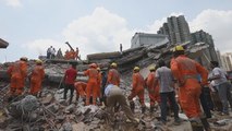 Al menos tres muertos por el derrumbe de dos edificios en la India