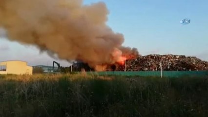 Osmaniye'de Geri Dönüşüm Fabrikasında Büyük Yangın