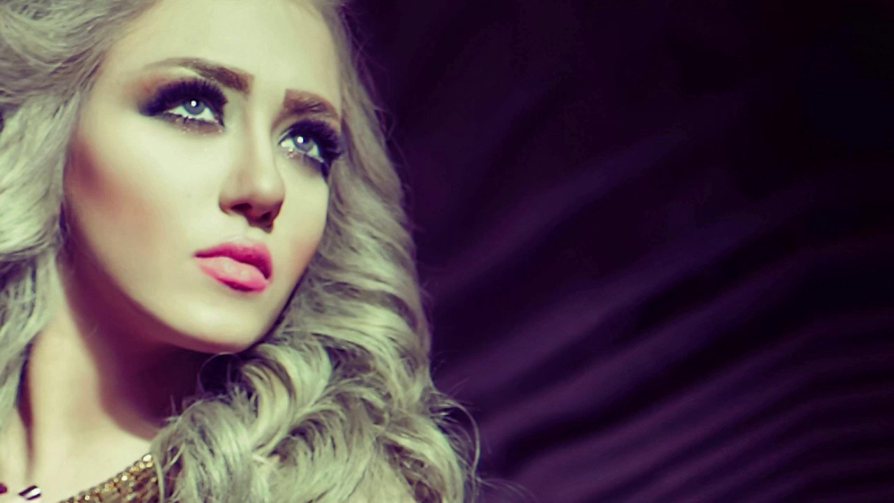 رد حاسم أنهى به الفنان أحمد سلامة مشكلة عدم التزام ابنته سارة بالمواعيد.. ما وراء الكواليس بين الأب وابنته