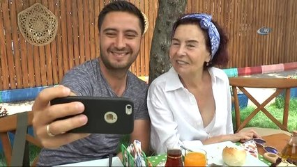 Ünlü Sanatçı Fatma Girik, Takıntılı Hayranından Davacı Oldu