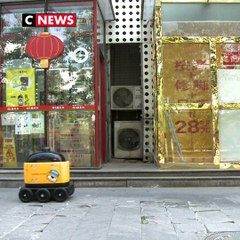 Comme sur des roulettes, le robot livreur débarque en Chine