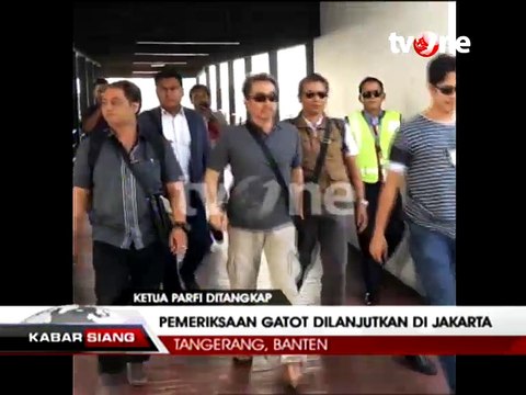 Gatot Brajamusti Saat Tiba di Bandara Soekarno-Hatta