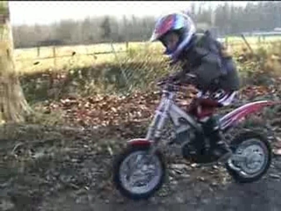 MOTO TRIAL JULIEN 5 ANS