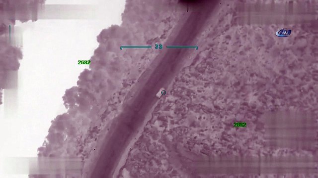 TSK: 'Hava harekâtında bölücü terör örgütünün lojistik sorumlusu Delil Karakoçan kod adlı Hasan Çakmak’ın da aralarında bulunduğu 3 terörist, silah, mühimmat ve uyuşturucu madde alışverişi esnasında etkisiz hale getirildi'