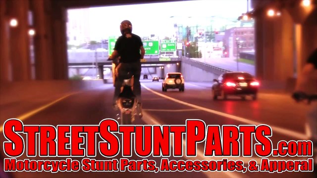 Motorcycle POLICE CHASE Street Bike Riding WHEELIES Running From Highway Patrol COPS Chasing Biker