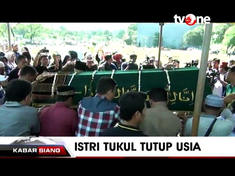 Pemakaman Istri Tukul Arwana