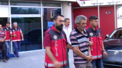 Balıkesir'de kan donduran cinayet...2 çocuğun gözü önünde öldürüp, halıya sarıp araziye attılar