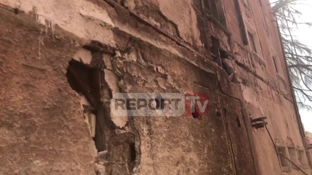 Godina e Teatrit Kombëtar në grahmat e fundit, shikoni çarjet që kanë pësuar muret