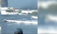 Kapal Nelayan Terbalik di Pantai Jember, 6 Orang Tewas