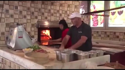 Vali Sonel'den Öksüz ve Yetim Çocuklara Jest