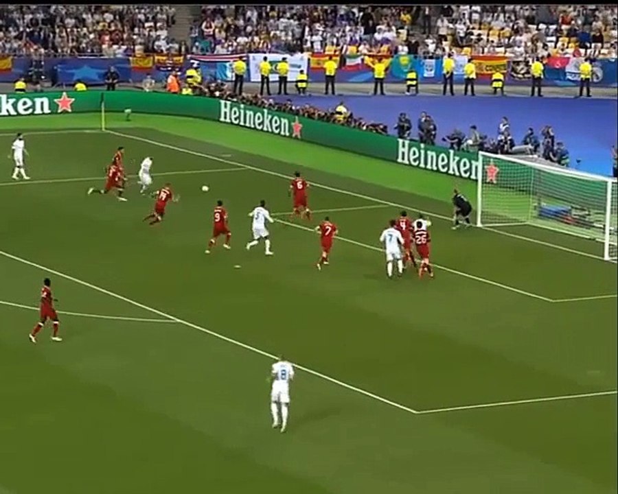 El choque de Sergio Ramos a Karius